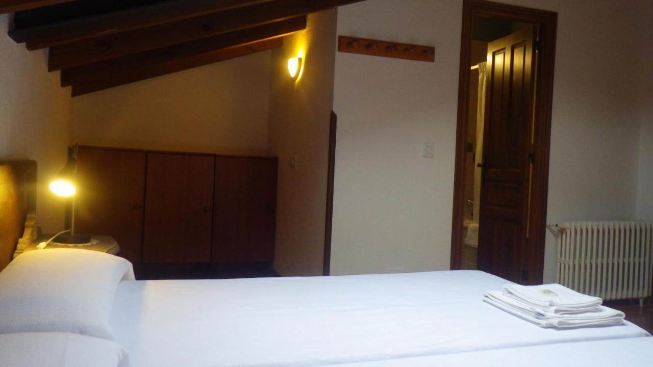Casa De La Montana Albergue Turistico Avín Kamer foto