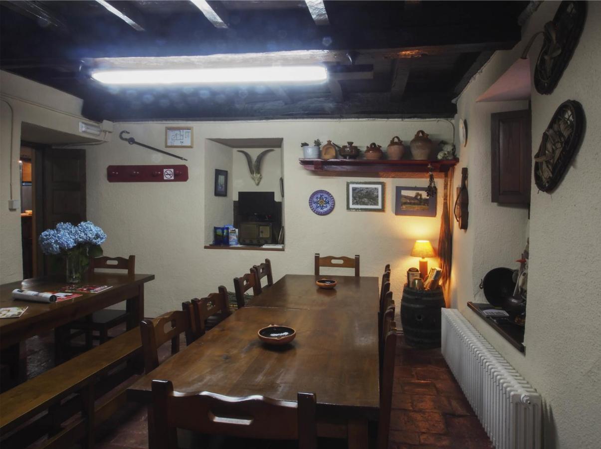 Casa De La Montana Albergue Turistico Avín Buitenkant foto